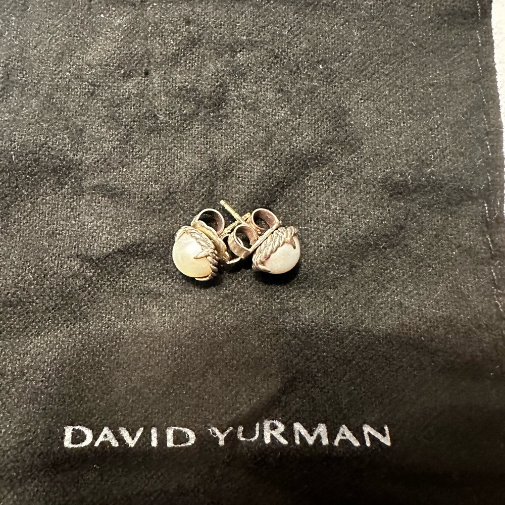 DY Petite Chatelaine® Stud Earrings